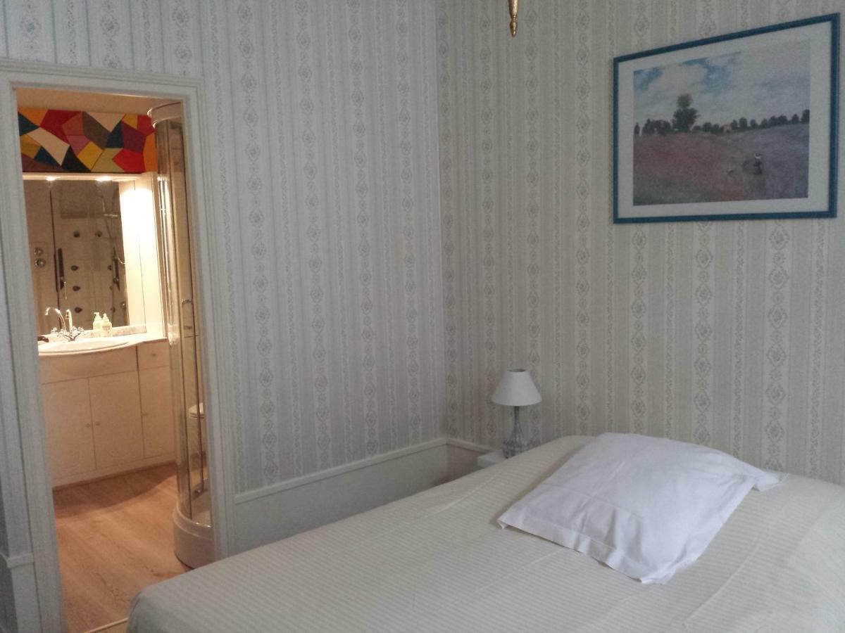 Le Domaine Des Bois Bed & Breakfast Mauze-Thouarsais Bilik gambar